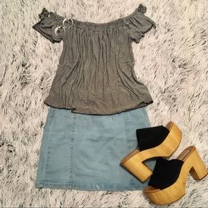 🦋 Simple Off The Shoulder Stripped Top